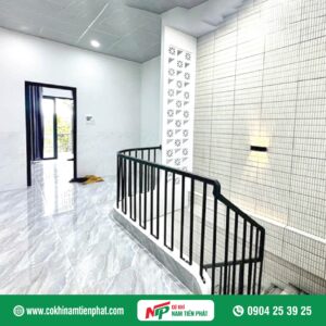 Cầu thang sắt NTP010
