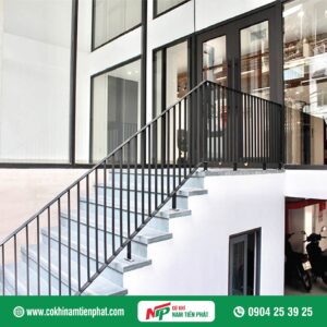 Cầu thang sắt NTP011