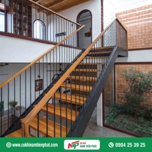 Cầu thang sắt TVG NTP007