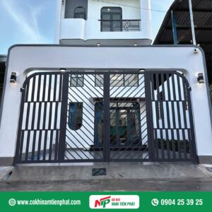 Cửa cổng sắt 4 cánh đẹp