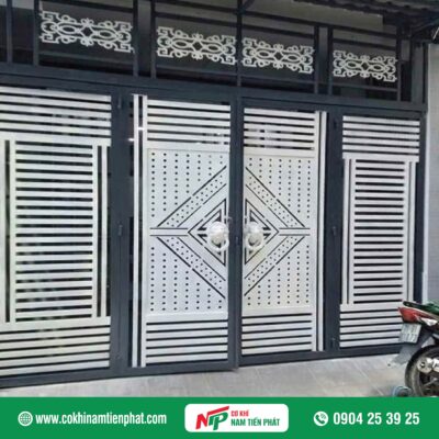 Mẫu cửa cổng sắt 4 cánh đẹp