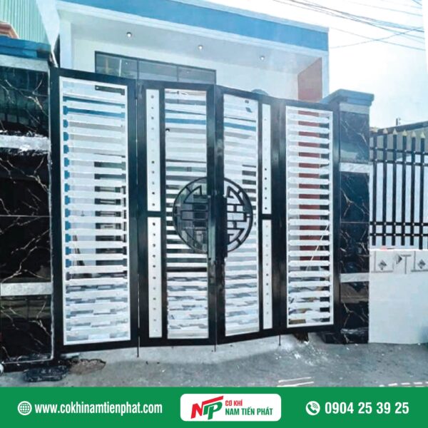 Cửa cổng sắt NTP011