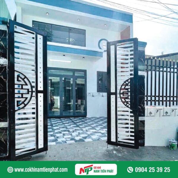 Cửa cổng sắt NTP011
