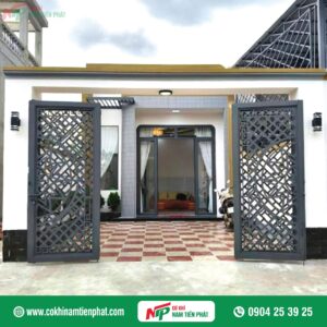 Cửa cổng sắt NTP015