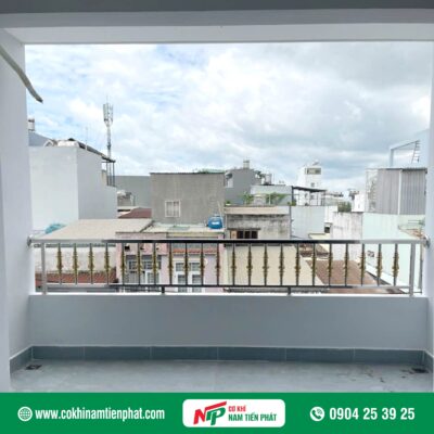 Mẫu lan can inox bông vàng