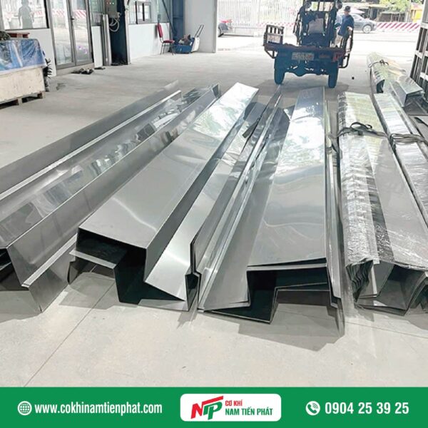 Máng xối inox