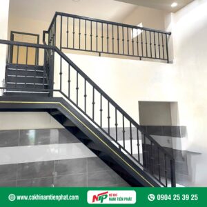 Cầu thang sắt NTP012