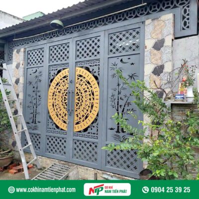 Cửa cổng CNC trống đồng đẹp