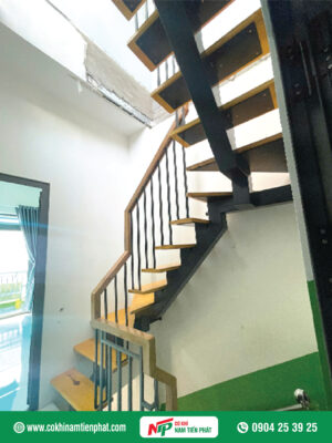 Cầu thang xương cá cho nhà nhỏ